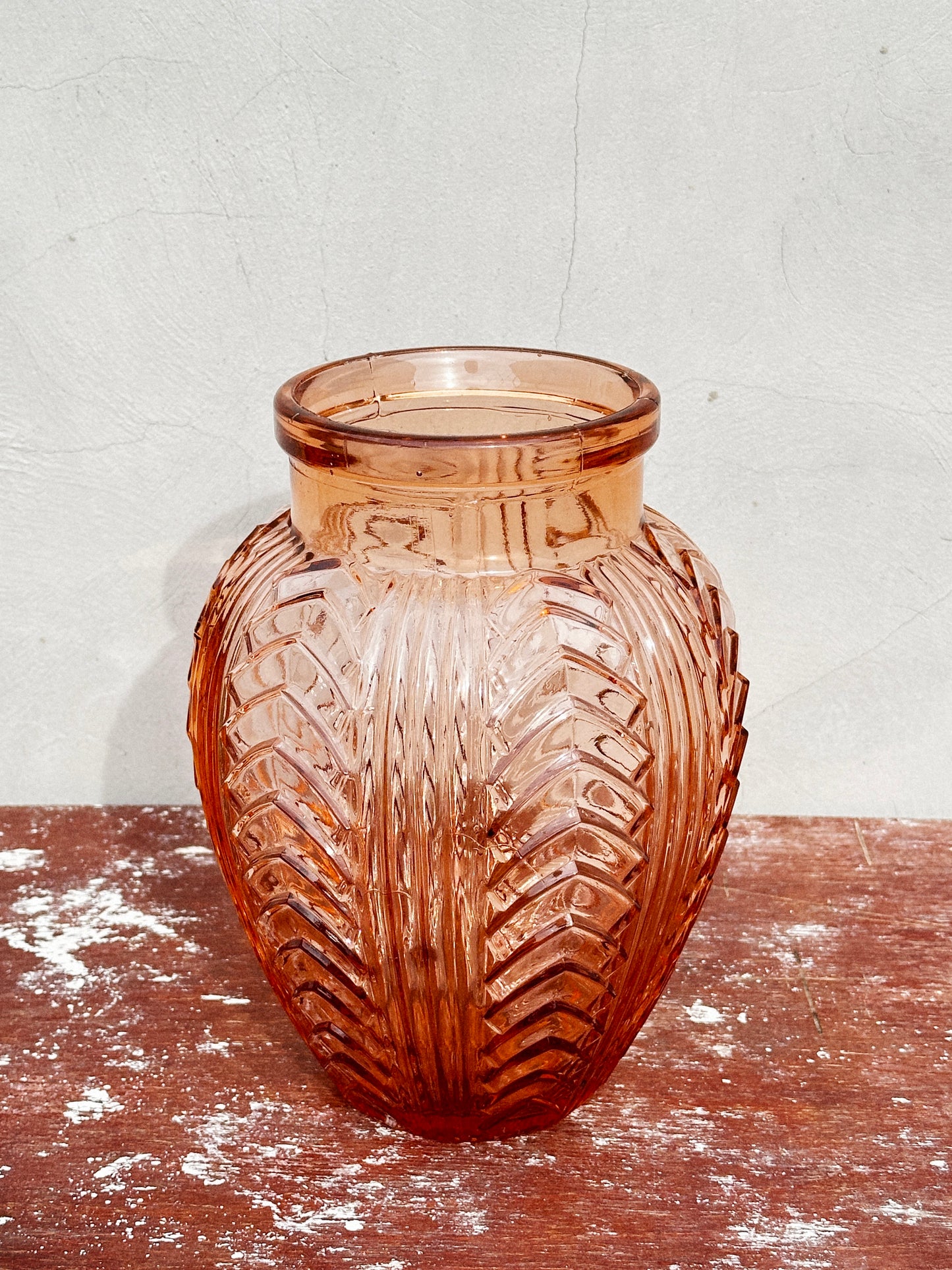 French Art Deco ‘Pink Depression’ Vase (1930s)