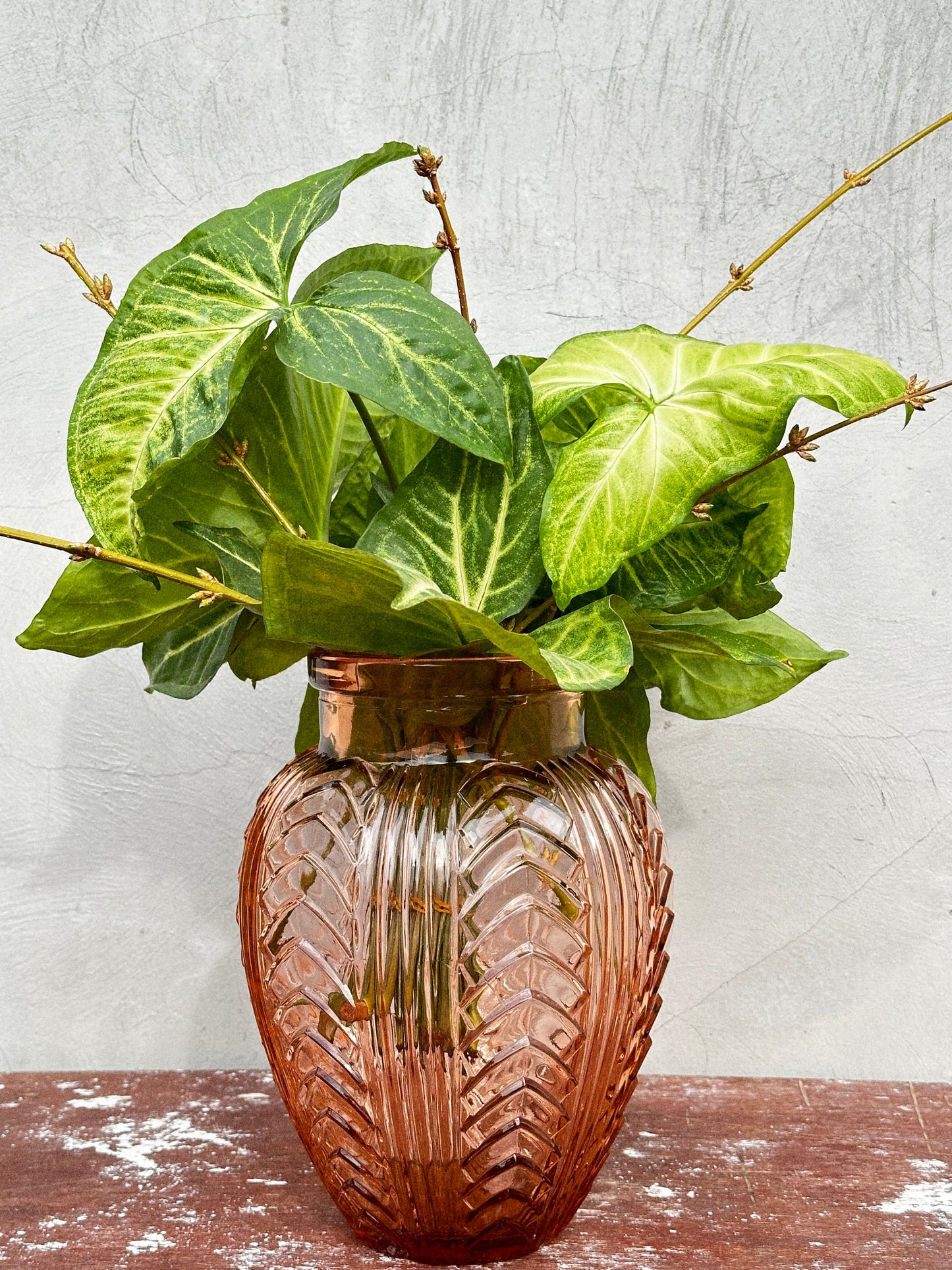 French Art Deco ‘Pink Depression’ Vase (1930s)