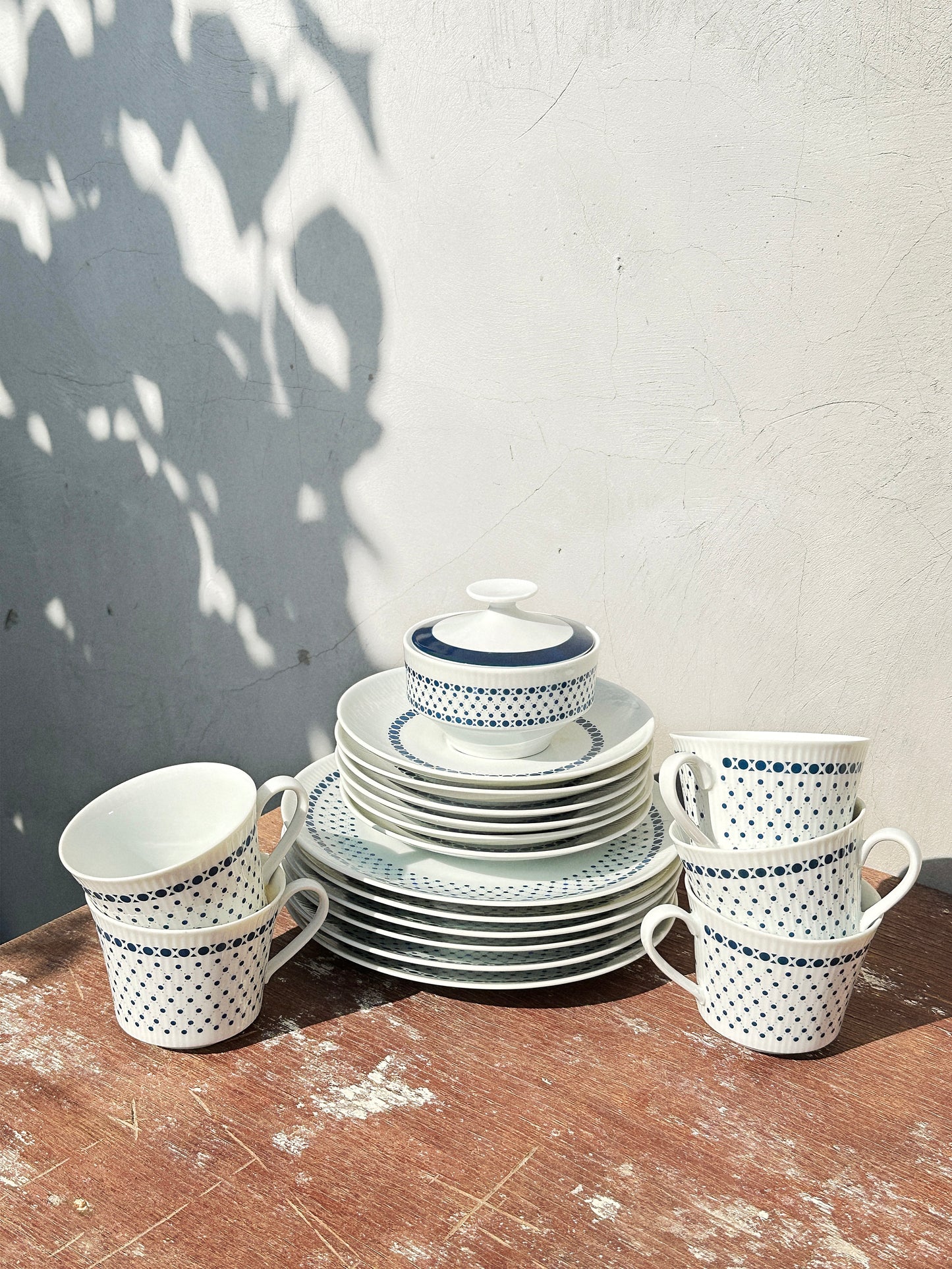 Op Art Mid-Century Winterling Marktleuthen Bavaria Navy Blue Dots Pattern 18-Pieces Set (Germany, 1950s)