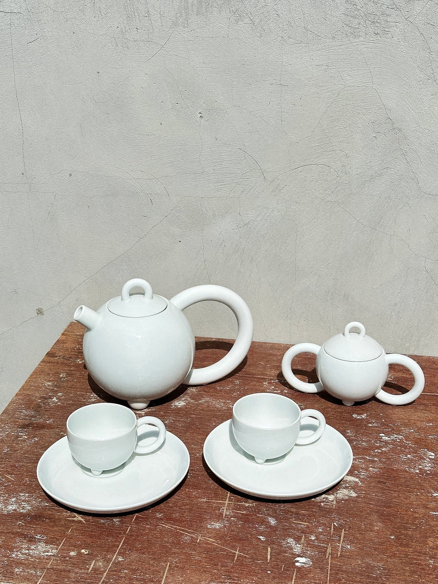 Rare Matteo Thun Postmodern Memphis Group porcelain set, part of the Fantasia Mocca Collection (1985)