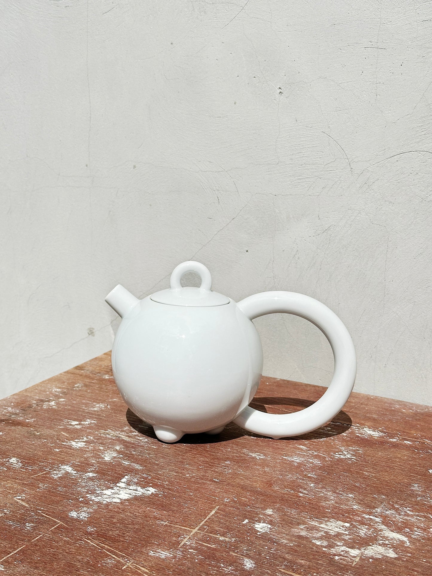Rare Matteo Thun Postmodern Memphis Group porcelain set, part of the Fantasia Mocca Collection (1985)
