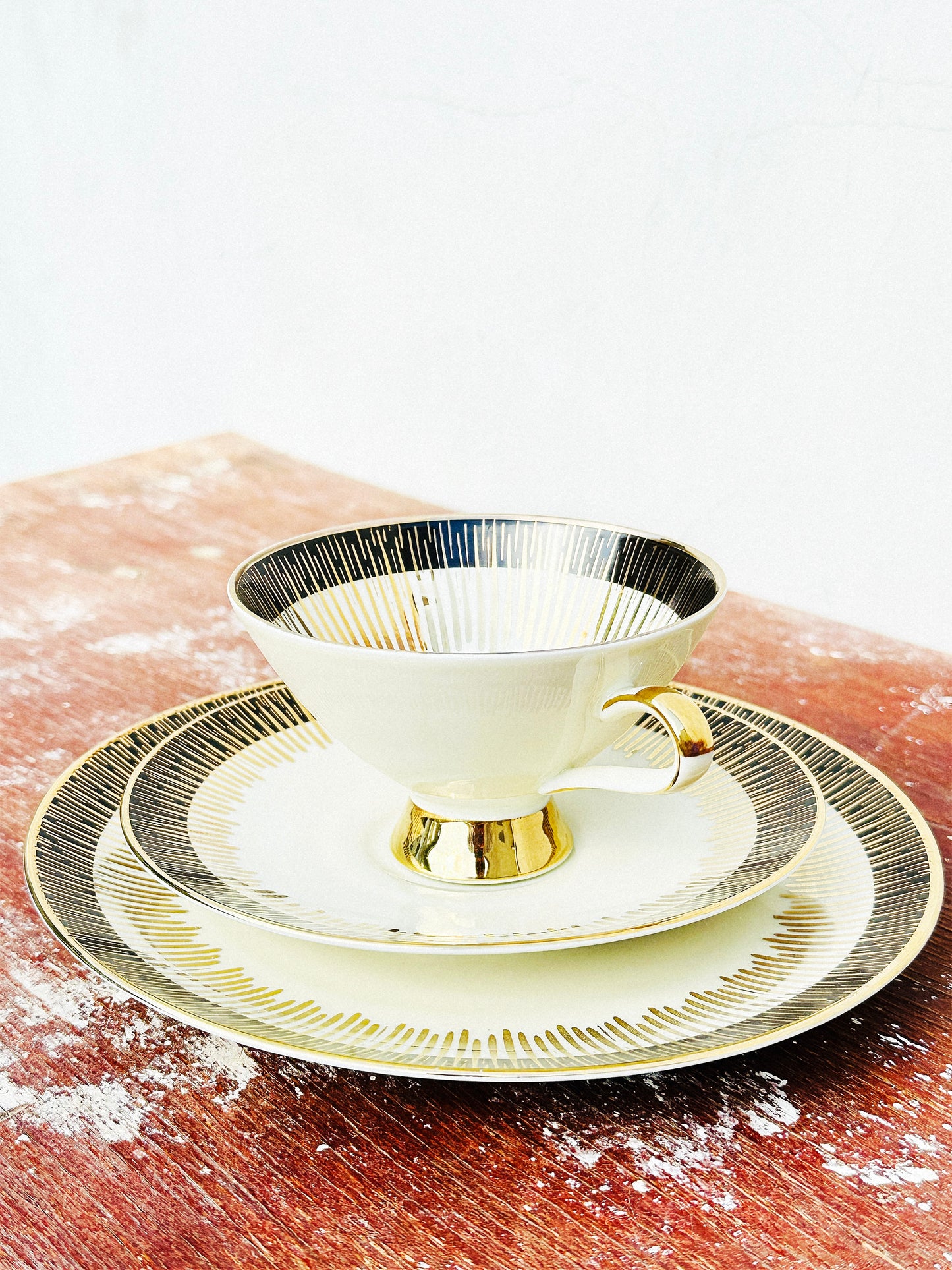 Mid-Century Art Deco Inspired Porzellanfabrik Heinrich Winterling Porcelain Breakfast Set (Germany, 1950s)