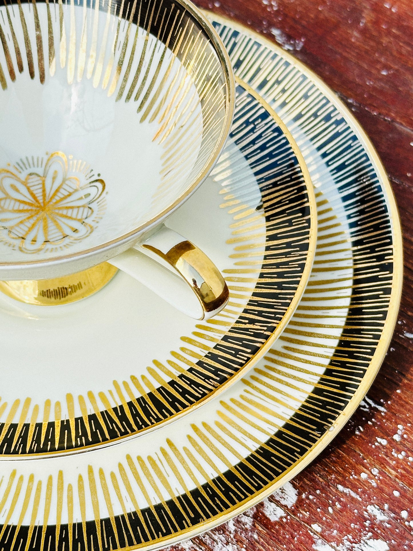 Mid-Century Art Deco Inspired Porzellanfabrik Heinrich Winterling Porcelain Breakfast Set (Germany, 1950s)