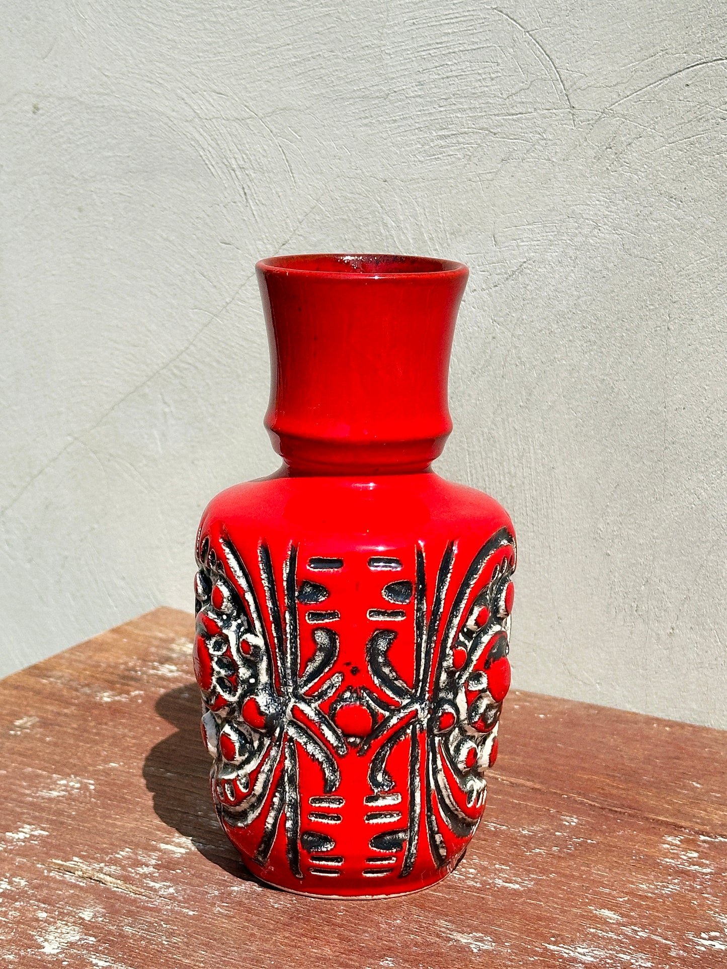 Mid-Century Üeberlacker Keramik Tiki Hawaii Red Fat Lava Vase (West Germany, 1960s)