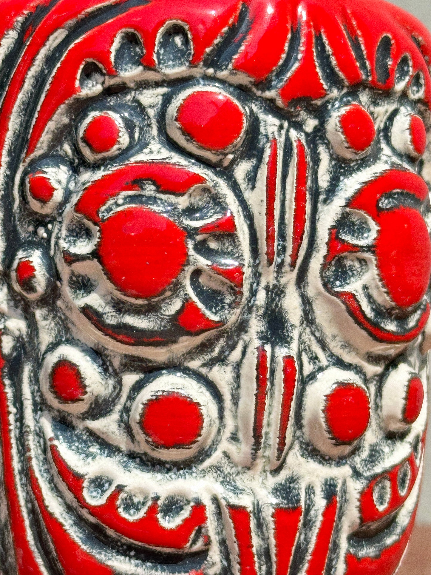 Mid-Century Üeberlacker Keramik Tiki Hawaii Red Fat Lava Vase (West Germany, 1960s)