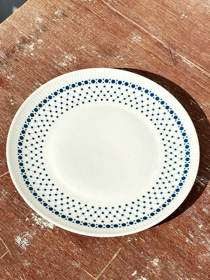Op Art Mid-Century Winterling Marktleuthen Bavaria Navy Blue Dots Pattern 18-Pieces Set (Germany, 1950s)
