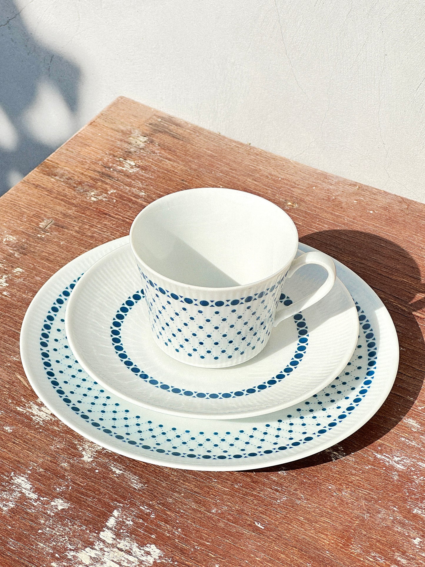 Op Art Mid-Century Winterling Marktleuthen Bavaria Navy Blue Dots Pattern 18-Pieces Set (Germany, 1950s)