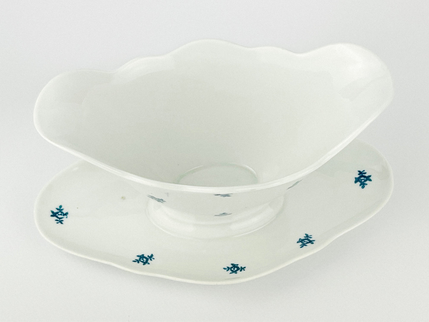 Klubi Bavaria sauce bowl with attached underplate (1950s)