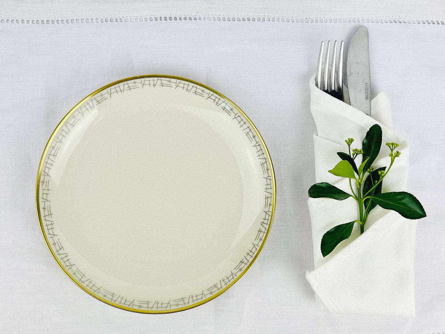 Langenthal (Suisse) 4 porcelain plates + 1 large platter (1968)