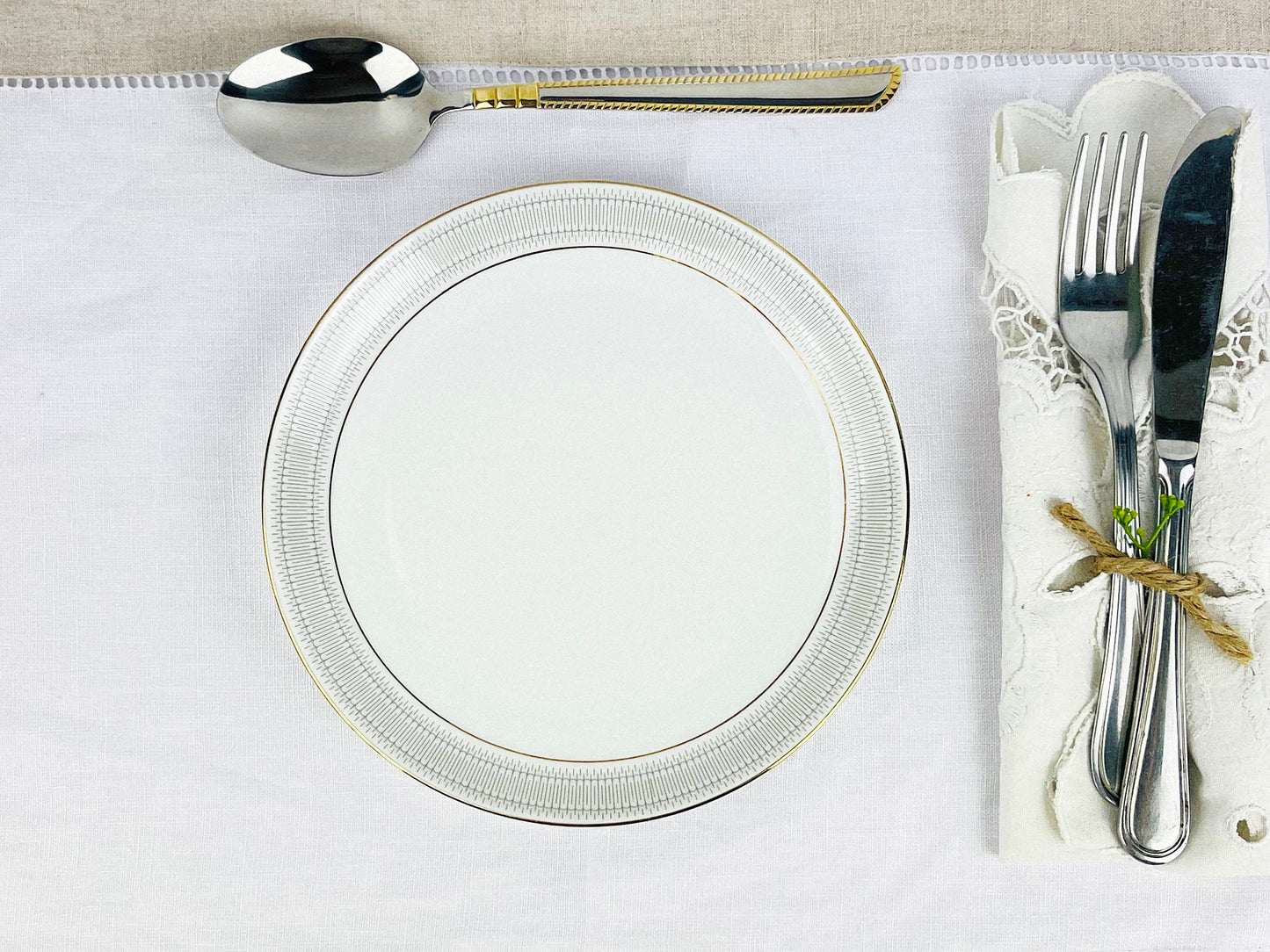 Mid-Century Eschenbach porcelain plates with Colloidal Gold x Art Deco inspired design (1950s)
